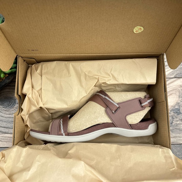 NIB Merrell 9M District Mendi Backstrap Sport Sandal Marron Burlwood - Picture 9 of 10